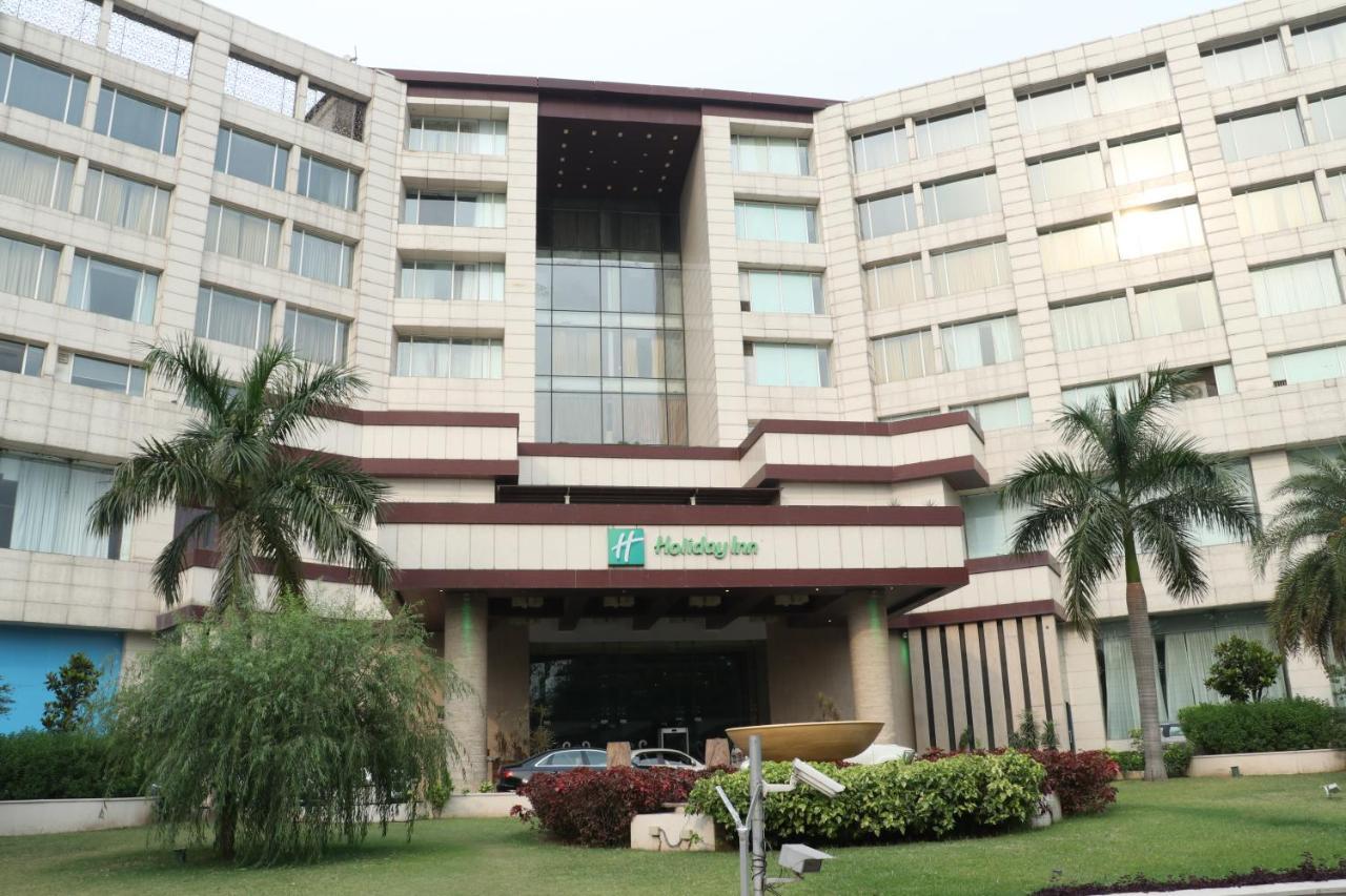 ฮอลิเดย์ อินน์ จันทิครห์ ปัญจกุลา ปัญจ์กุลา ภายนอก รูปภาพ Holiday Inn, New Delhi