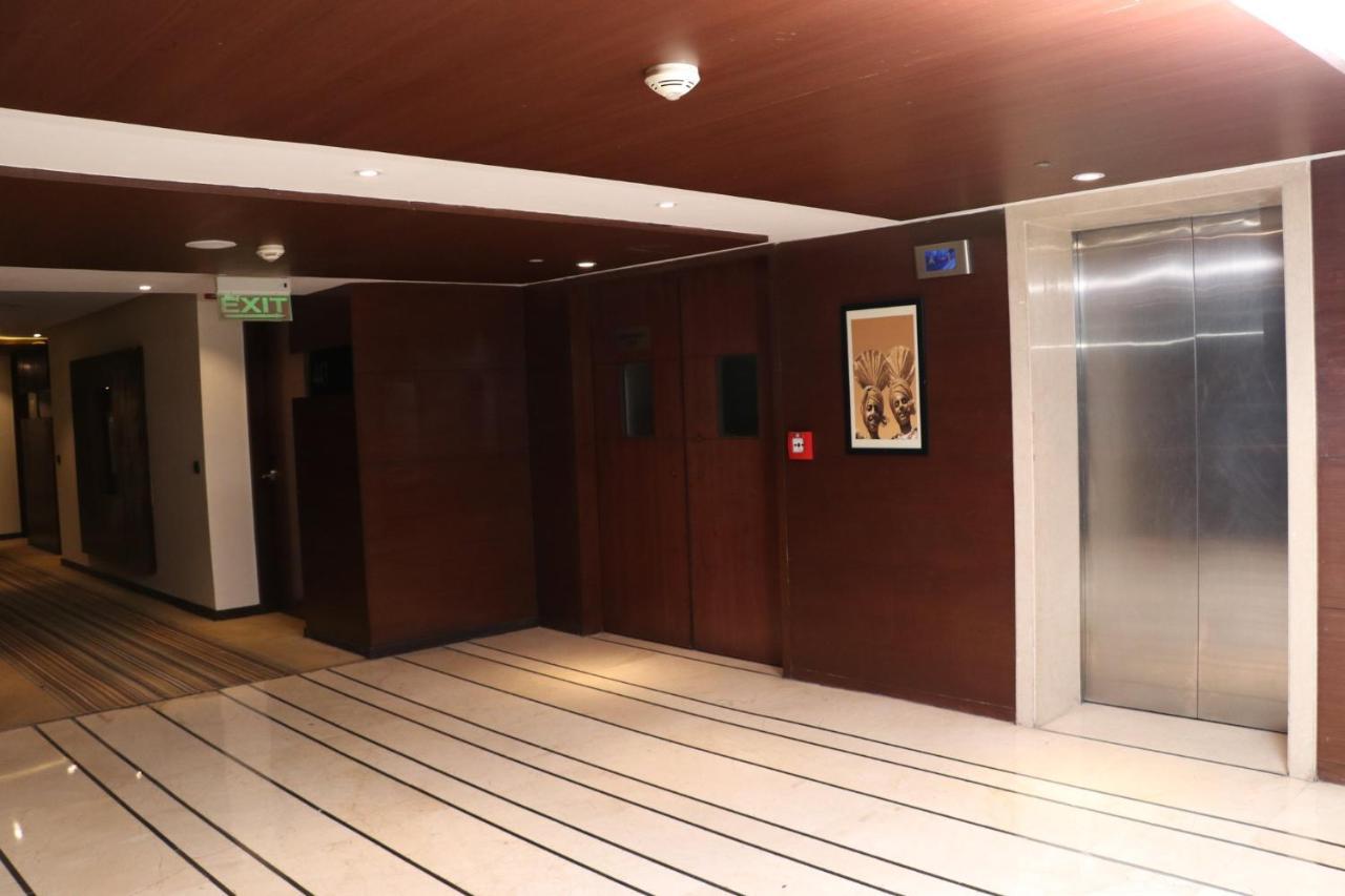 ฮอลิเดย์ อินน์ จันทิครห์ ปัญจกุลา ปัญจ์กุลา ภายนอก รูปภาพ The interior of the hotel
