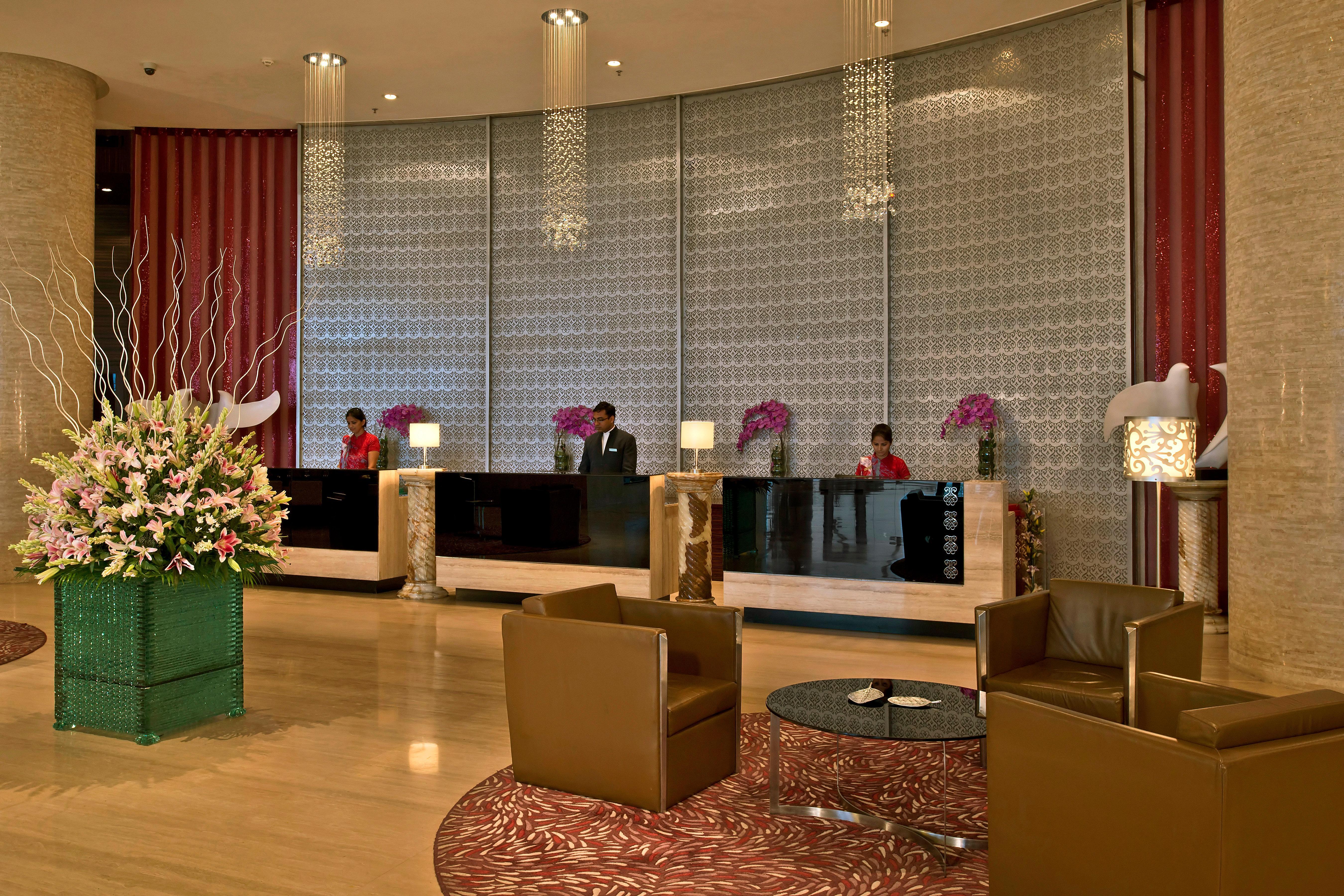 ฮอลิเดย์ อินน์ จันทิครห์ ปัญจกุลา ปัญจ์กุลา ภายนอก รูปภาพ The lobby of the hotel