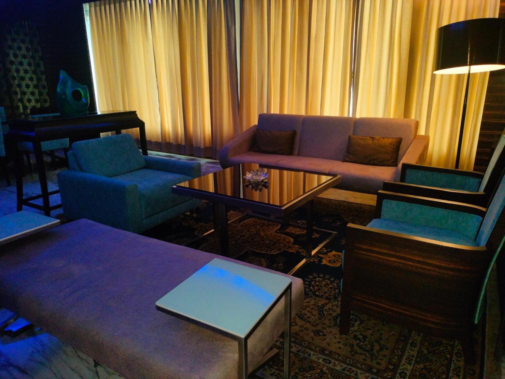 ฮอลิเดย์ อินน์ จันทิครห์ ปัญจกุลา ปัญจ์กุลา ภายนอก รูปภาพ The interior of the lounge