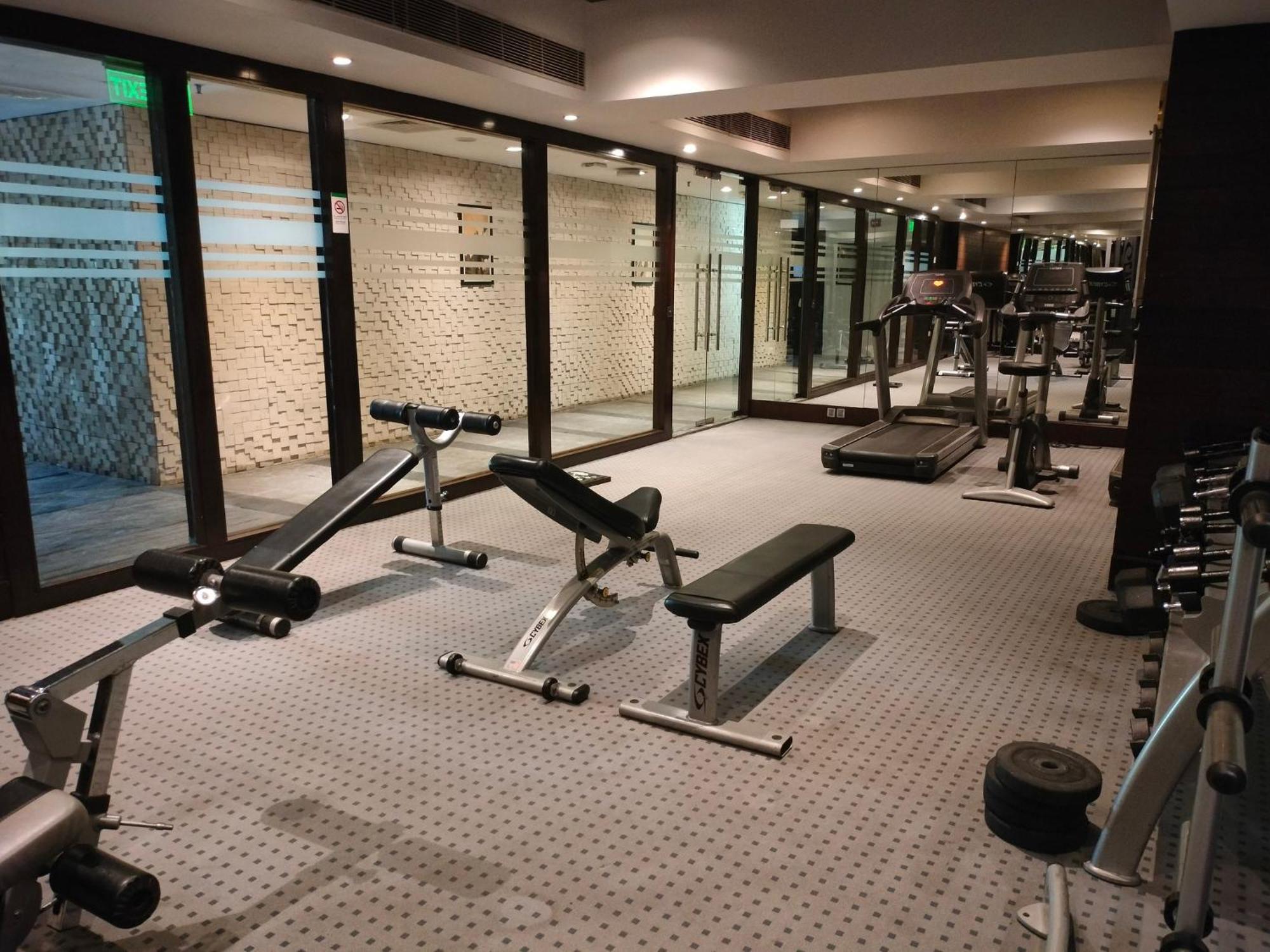 ฮอลิเดย์ อินน์ จันทิครห์ ปัญจกุลา ปัญจ์กุลา ภายนอก รูปภาพ The gym at the hotel